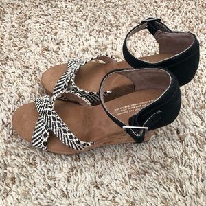 Toms wedges 7.5